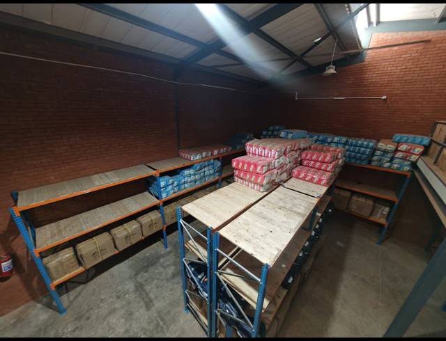 349M² WAREHOUSE TO LET IN ORMONDE